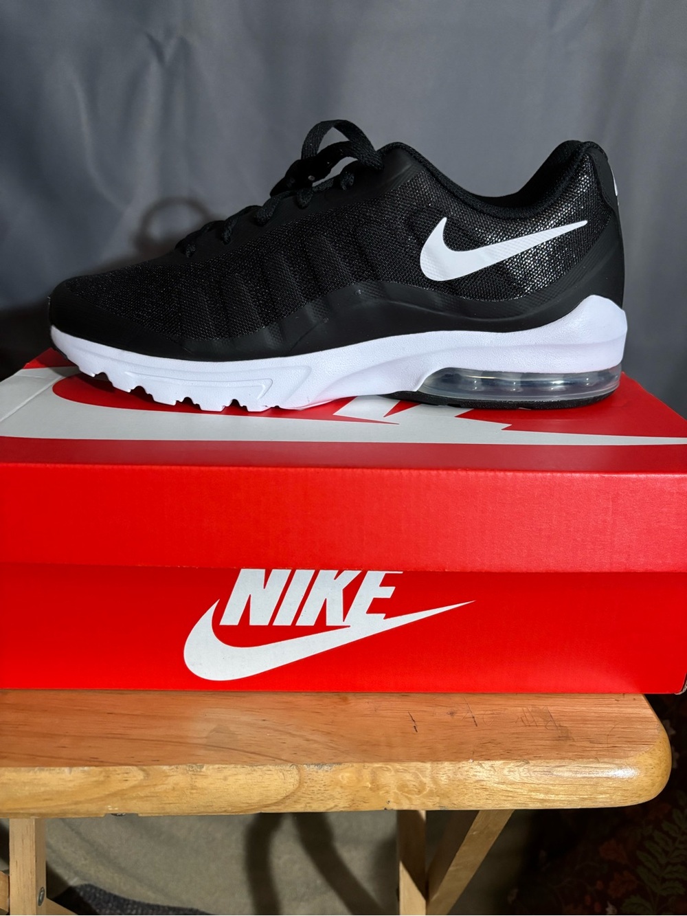 Nike Black and White Men's Air-Cushion Training Sneakers